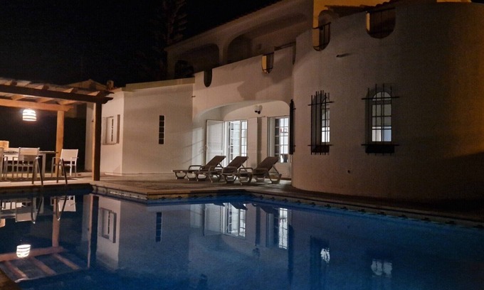 Vale de Carro Villa | Beautiful villa, with garden and private pool, Clim, free Wifi, near pla