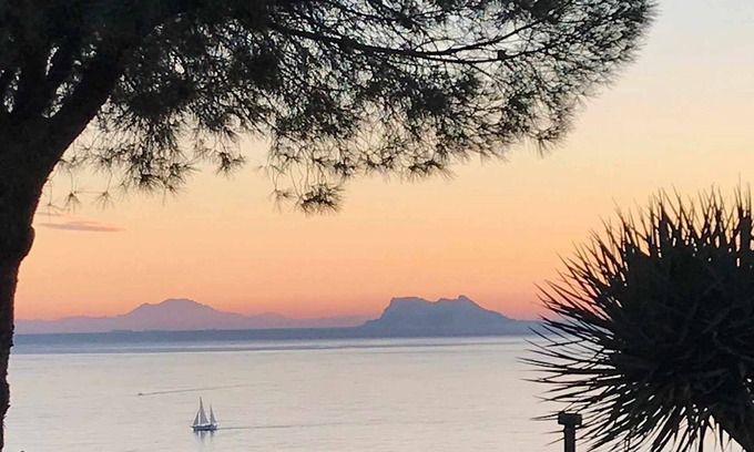 Urbanizacion Puerto de Estepona House | Beautiful villa with sea views and private pool in the Seghers