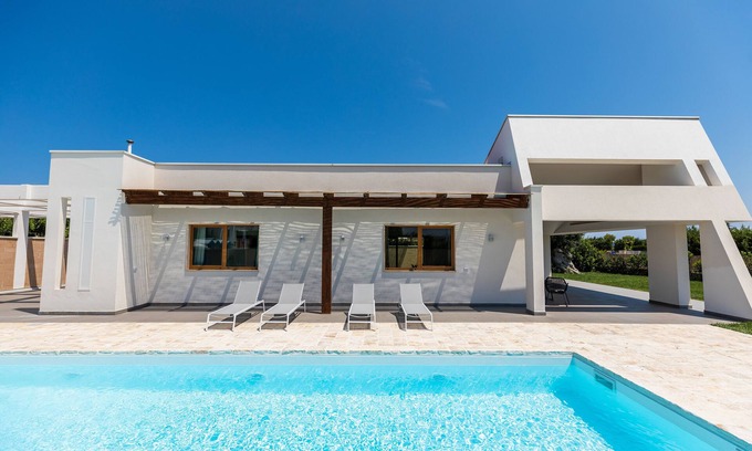 Polignano a Mare Villa | Beautiful villa with private pool 1 km from the sea of Polignano