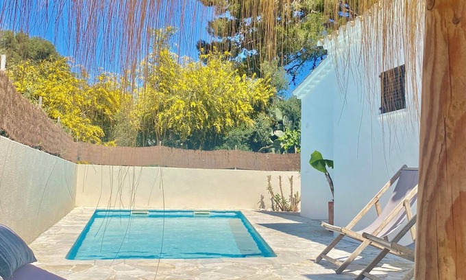 Puerto de Pollensa Villa | Beautiful villa with swimming pool very close to the beach of Hotel Illa D'Or.