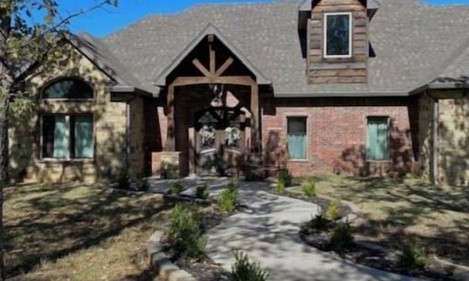 Ardmore House | Beautiful wooded acreage minutes from Lake Murray