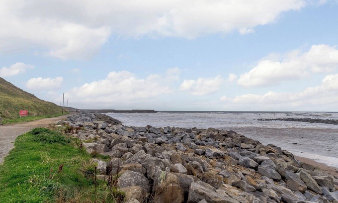Skinningrove Cottage | Beautifully furnished cottage situated close to the famous Cleveland Way.