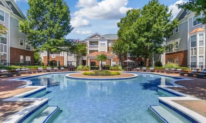 Provincetowne Apartment | Beautifully decorated 2BR 2BA apartment home heart of Ballantyne