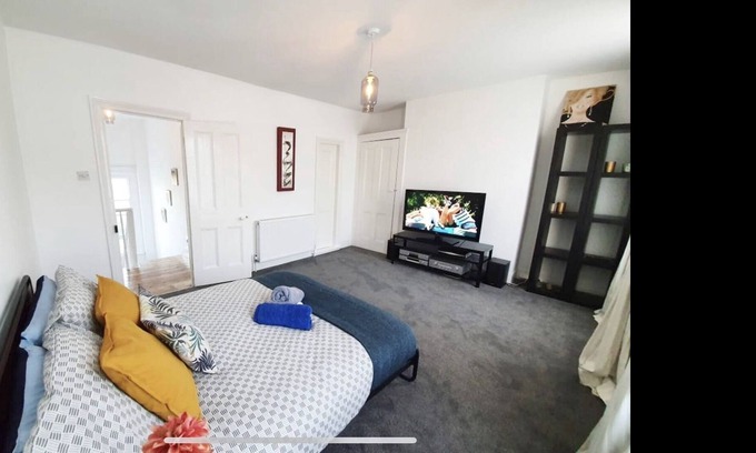 Leabridge Apartment | Beautifully Furnished 2 Bed Flat in prime location