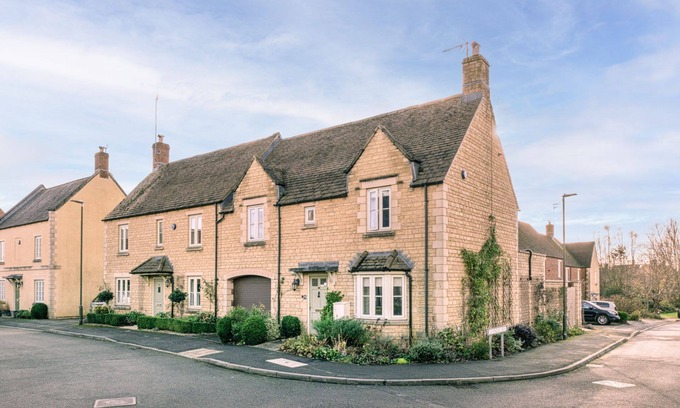 Moreton-in-Marsh Cottage | Beautifully presented dog friendly - Blenheim Corner