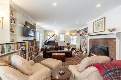 Manchester House | Beautifully Restored Home In Manchester Village