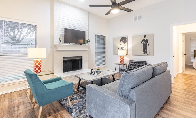 Oak Cliff House | Beautifully Updated Spacious Home/Foosball Table