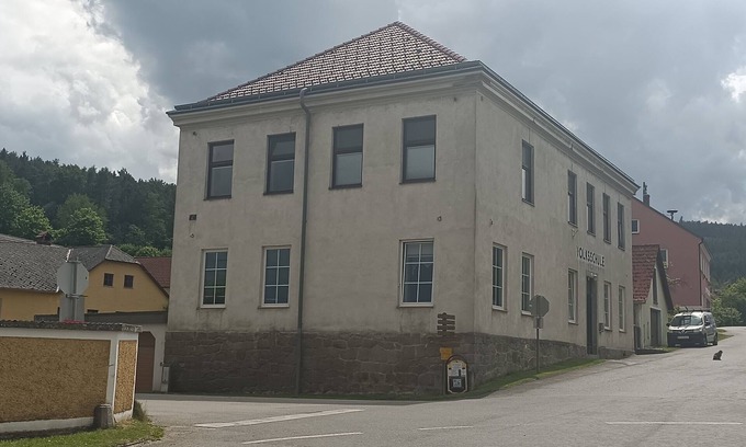 Unserfrau-Altweitra Bed & Breakfast | Bed and breakfast Alte Volksschule Heinrichs near Weitra