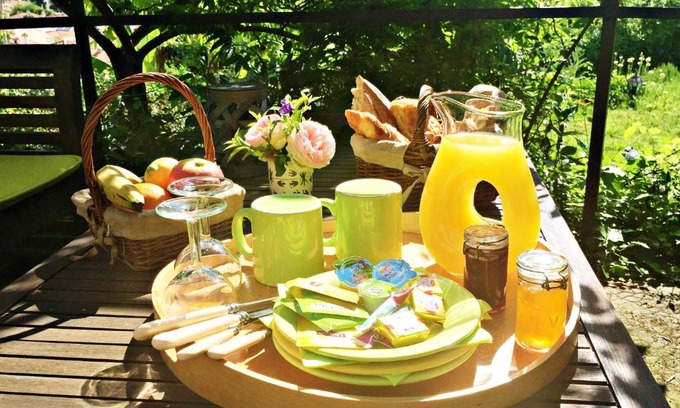 Carnot Bed & Breakfast | Bed & Breakfast Chambres d'hôtes COTTAGE BELLEVUE