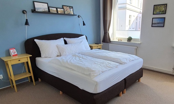 Schleswig Apartment | bed & Kitchen