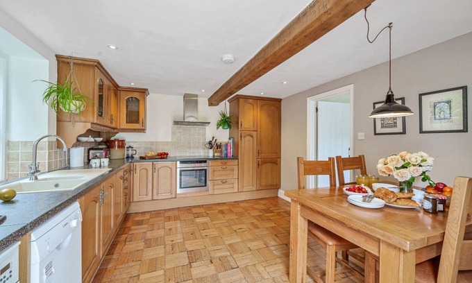 Dunkeswell House | Beech Cottage - sleeps 4 guests in 2 bedrooms