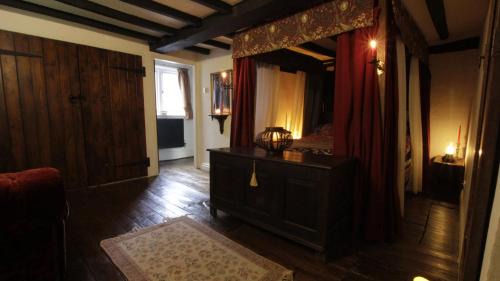 Acresford House | Beehive Cottage