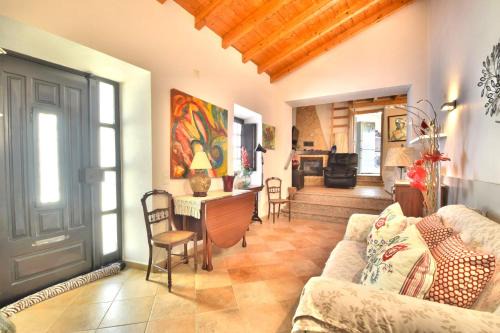 Monte Raposo House | BeGuest Alcantarilha Family Home