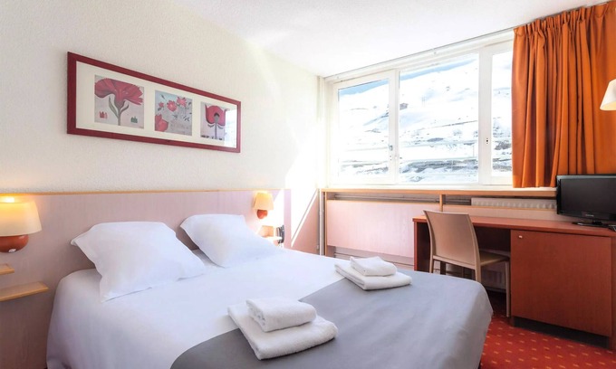 Les Menuires Apartment | Belambra Clubs Les Menuires - Snow And Heaven - Half board - 2 Rooms Essential 2 Adults + 1 Child View Impregnable Mountain