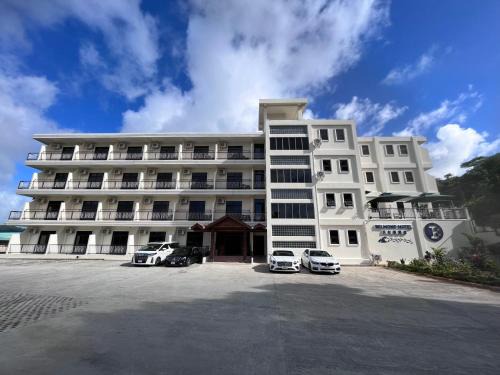 Malakal Island Hotel | Belau Almond Hotel 贝尔曼酒店