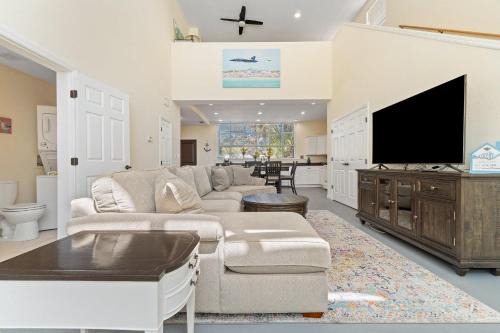 Ono Island House | Bella Villa Loft Suite