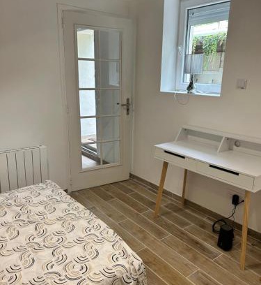Quartier Centre Ville Apartment | Belle F2 centre ville Massy avec jardin