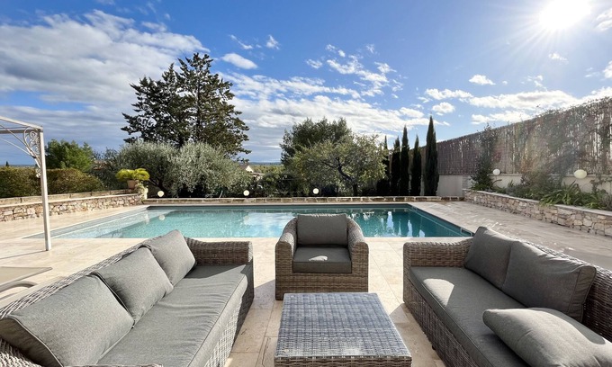 Garrigues-Sainte-Eulalie House | Belle Maison au Calme Avec Piscine à Louer 10 Minutes Uzes