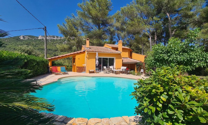 Toulon Villa | Belle Villa Avec Piscine Dans un Écrin de Verdure