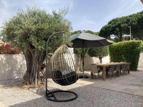 Portiragnes Villa | Belle villa spacieuse avec piscine privée, 10 couchages,wifi, proche canal du midi et à 3 km de la mer LXPIN7