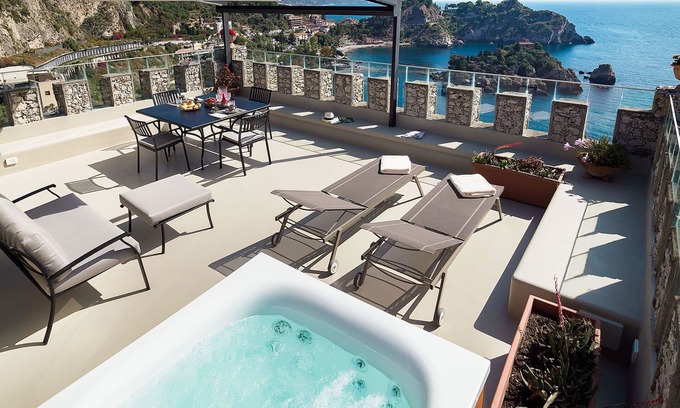 Taormina Apartment | Belvilla by OYO Torre Isola Bella