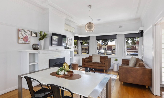 Bendigo House | Bendigo Signature Accommodation on Hargreaves