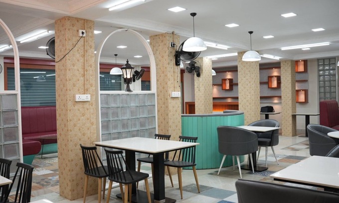 Ponnani Hotel | Benzy Tourist Home