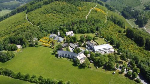 Gellinghausen Hotel | Berghotel Hoher Knochen - Ruhe & Natur