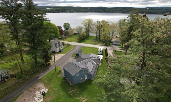 Pittsfield House | Berkshires Lake View, Hot Tub, Large Open Great Room, Lrg Kitchen