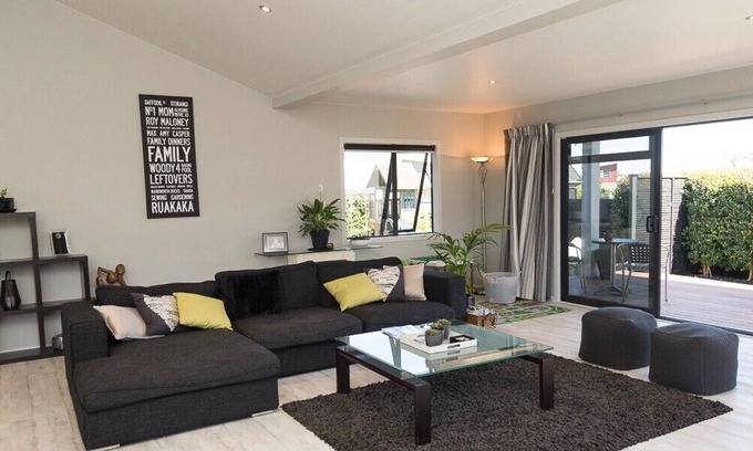 One Tree Point Cottage | BERMUDA BEAUTY - ONE TREE POINT HOLIDAY HOME in Whangarei District