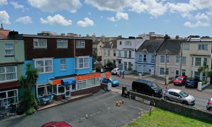 Paignton Bed & Breakfast | Berry Hotel
