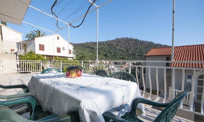 Brna Apartment | Bertie's Lodge - Four Bedroom Apartment