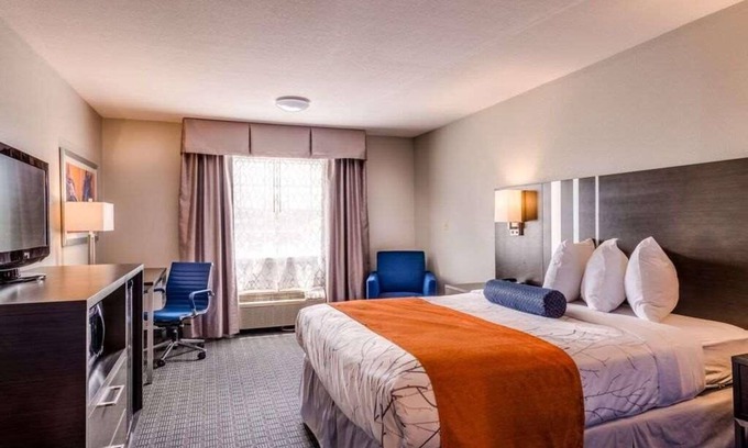 Lexington Resort | Best Place to Stay in Kentucky! Free Parking, Free Breakfast, Pool
