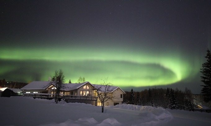 Fairbanks Apartment | Best site 4 northern lights! Live camera 4 aurora! Monthly rental rate possible.