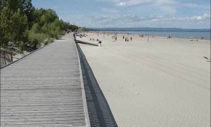 Wasaga Beach House | Best Vacation Home with King size bed
