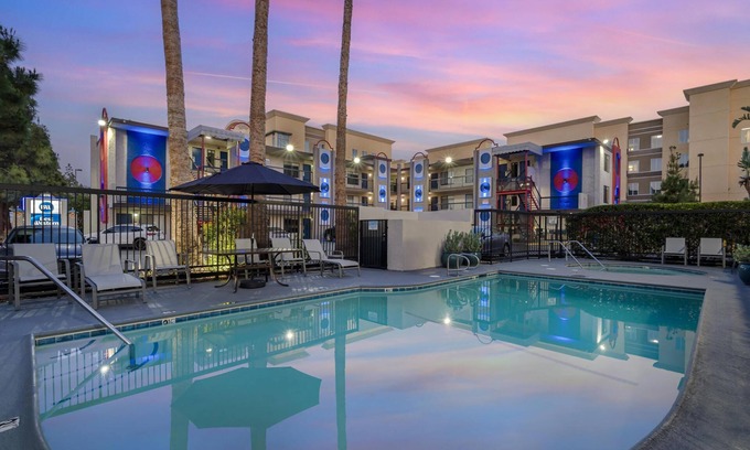 Anaheim Resort Hotel | Best Western Courtesy Inn Hotel - Anaheim Resort at the Park