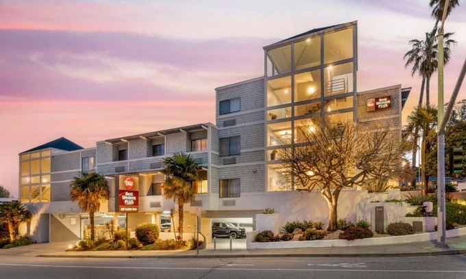 Westside Santa Cruz Hotel | Best Western Plus All Suites Inn
