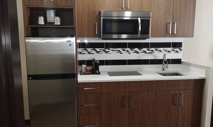 Hinton Hotel | Best Western Plus Hinton Inn & Suites
