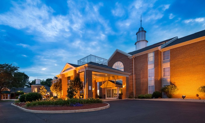 Lexington Hotel | Best Western Plus Inn at Hunt Ridge