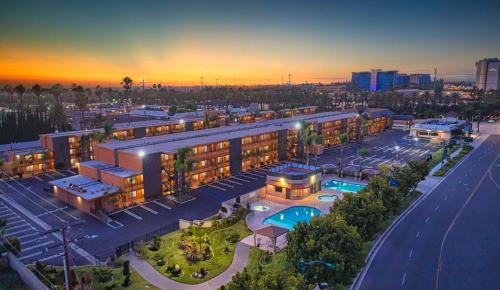 Southwest Anaheim Hotel | Best Western Plus Stovall's Inn