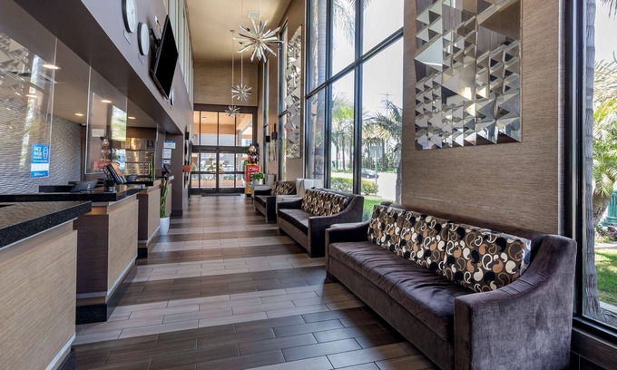 Southwest Anaheim Hotel | Best Western Plus Stovall's Inn