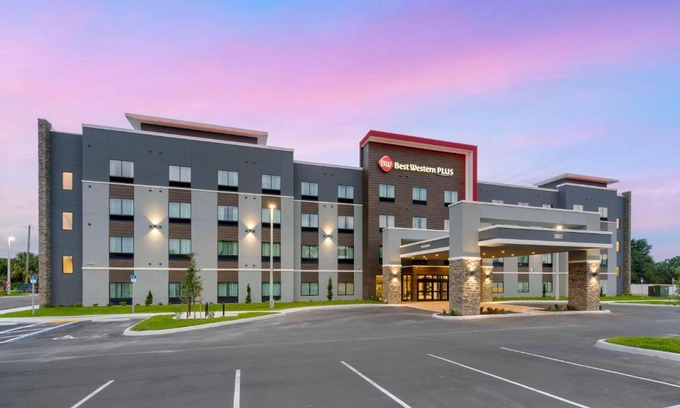 Winter Haven Hotel | Best Western Plus Winter Haven Inn & Suites
