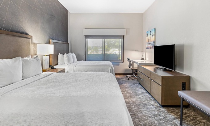 Valencia Hotel | Best Western Valencia/Six Flags Inn & Suites