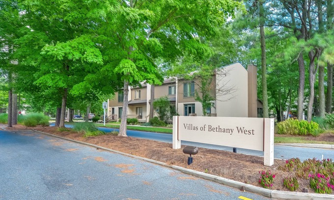 Bethany Beach House | Bethany Beach 3-BR Townhouse With Pool and Tennis - Walking Distance to Beach!