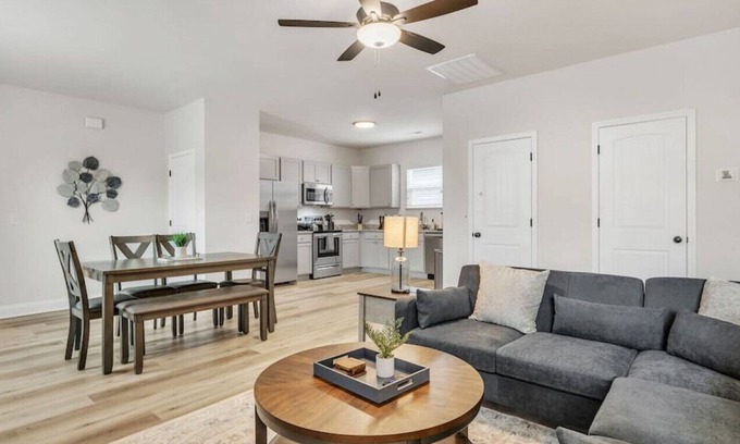 Greer House | Beverly East~ 1 Mile to Downtown Greer