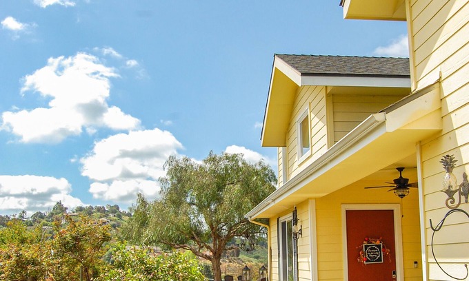 Fallbrook House | Beverly's Hilltop Retreat