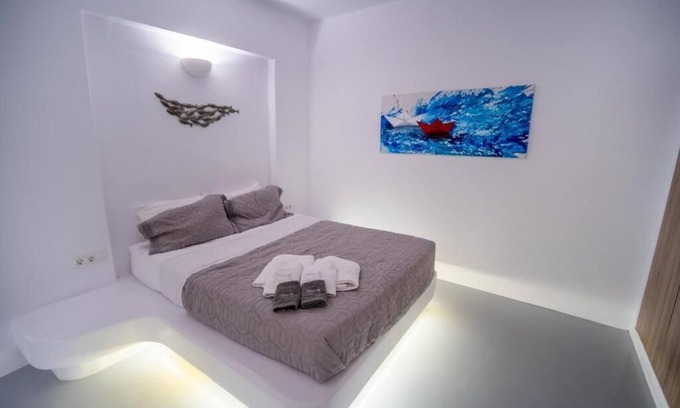 Megalochori Apartment | BH534 - C - Suite Santorini