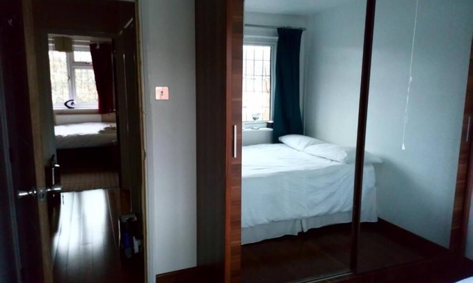 George Green Hotel | Bianca's House Hotel Heathrow Airport