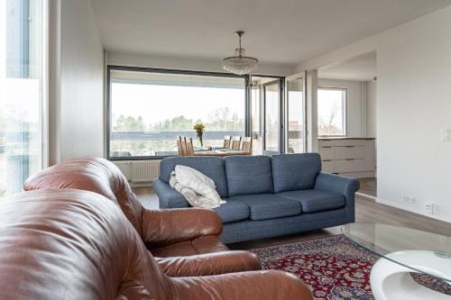 Tampere Apartment | Big Apartment, 4 Bedrooms, Sauna, free parking - EV Charging