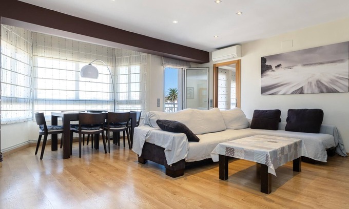 Costa Dorada Apartment | Big apartment 300m marina and beach